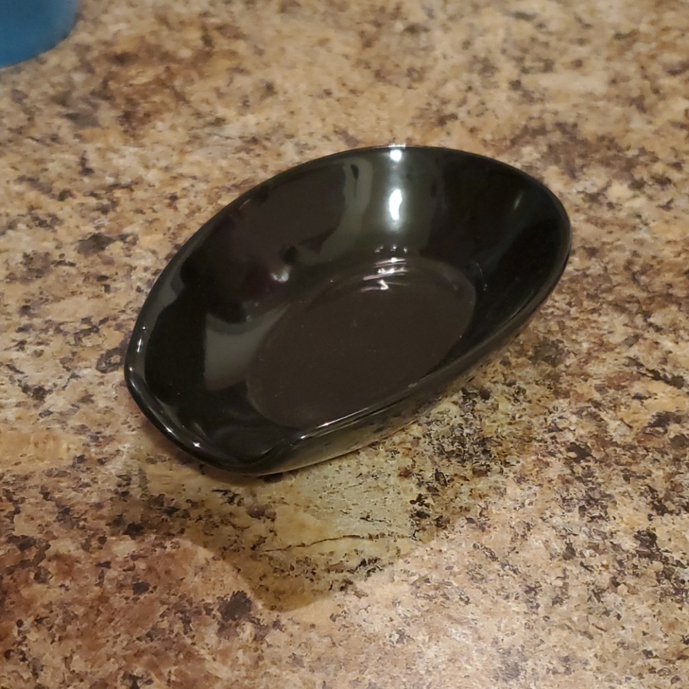 Ceramic utensil holder
